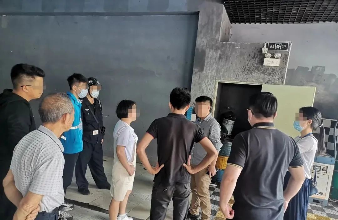 廢機(jī)油屬于危險廢物！一汽車公司交給無證經(jīng)營者處置最少罰60萬元！新固廢法時代危廢倉庫建設(shè)參考標(biāo)準(zhǔn)！不想被罰趕緊看！